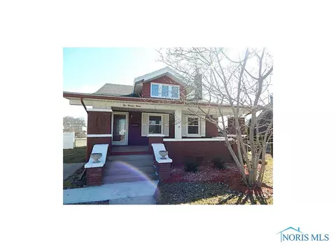212 E Perry St, Walbridge, OH 43465 photo 1