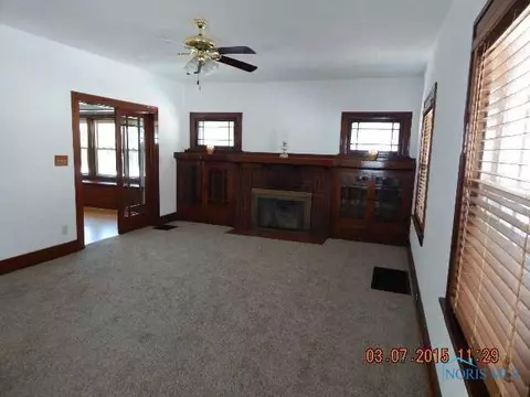 212 E Perry St, Walbridge, OH 43465 photo 7