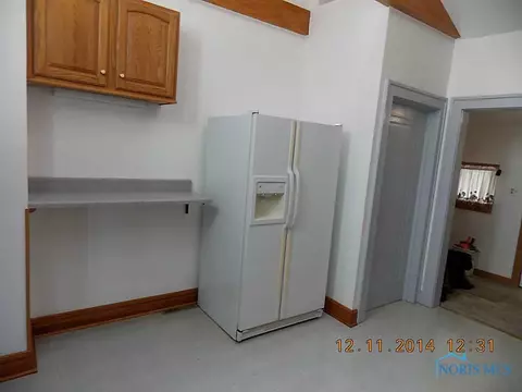 212 E Perry St, Walbridge, OH 43465 photo 12