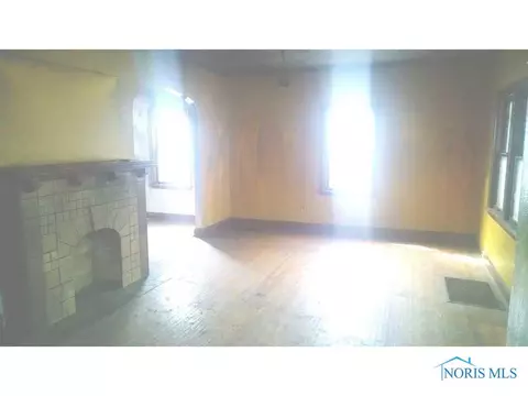 1119 Tecumseh St, Toledo, OH 43607 photo 4