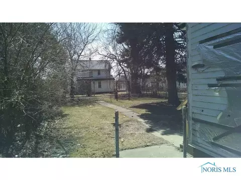 1119 Tecumseh St, Toledo, OH 43607 photo 3