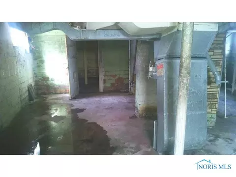 1119 Tecumseh St, Toledo, OH 43607 photo 9