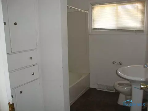 215 Degroff Ave, Archbold, OH 43502 photo 14