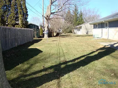 215 Degroff Ave, Archbold, OH 43502 photo 3