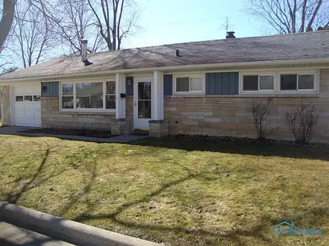 215 Degroff Ave, Archbold, OH 43502 photo 5
