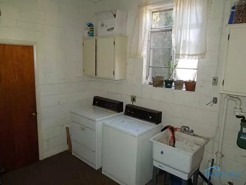 2835 Castleton Ave, Toledo, OH 43613 photo 12