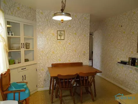 2835 Castleton Ave, Toledo, OH 43613 photo 11