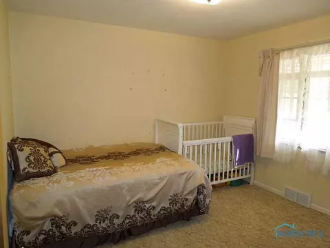 2835 Castleton Ave, Toledo, OH 43613 photo 5