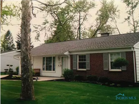 204 John St, Bryan, OH 43506 photo 1