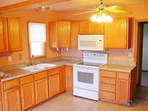 29561 E Broadway, Walbridge, OH 43465 photo 5