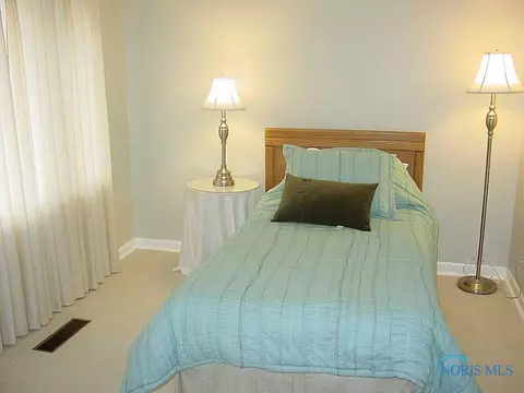 600 Circle Dr, Bryan, OH 43506 photo 13
