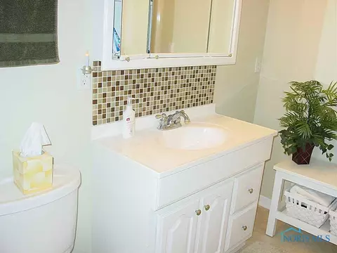 600 Circle Dr, Bryan, OH 43506 photo 12