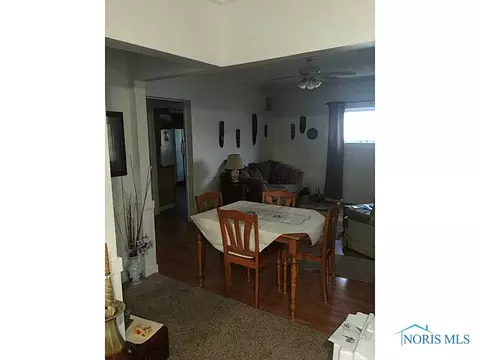 420 W Maple St, Deshler, OH 43516 photo 5