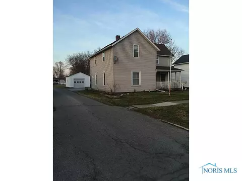 420 W Maple St, Deshler, OH 43516 photo 3