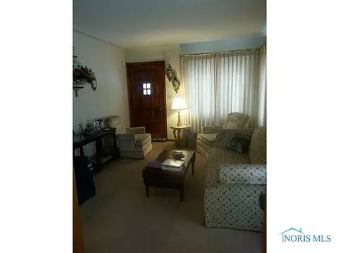 825 Brookley Blvd, Toledo, OH 43607 photo 2