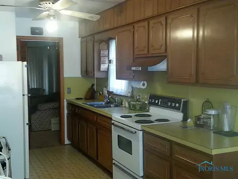 825 Brookley Blvd, Toledo, OH 43607 photo 4