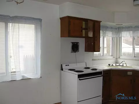 2119 Perth St, Toledo, OH 43607 photo 6