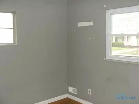 2119 Perth St, Toledo, OH 43607 photo 5