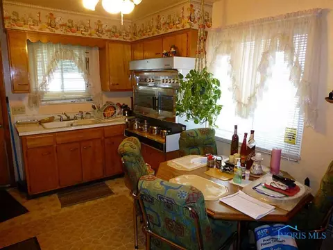 2034 Victory Ave, Toledo, OH 43607 photo 6