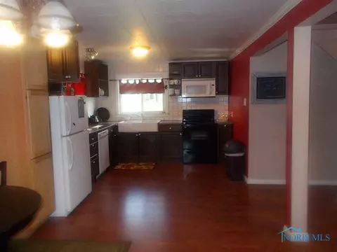 519 Cherry St, Wauseon, OH 43567 photo 4