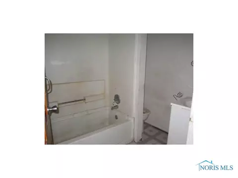 2035 Clinton St, Toledo, OH 43607 photo 6