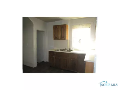2035 Clinton St, Toledo, OH 43607 photo 5