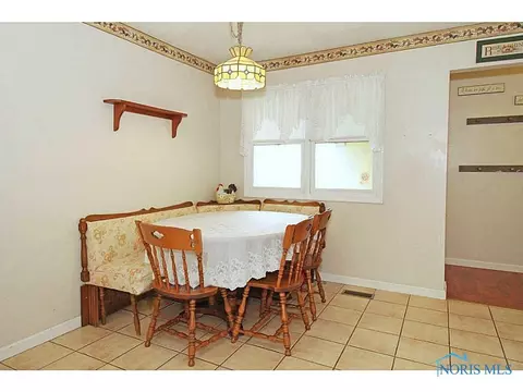 219 E South St, Wayne, OH 43466 photo 8