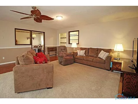 219 E South St, Wayne, OH 43466 photo 4