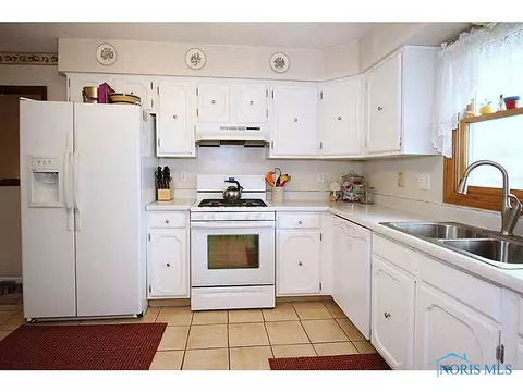 219 E South St, Wayne, OH 43466 photo 9