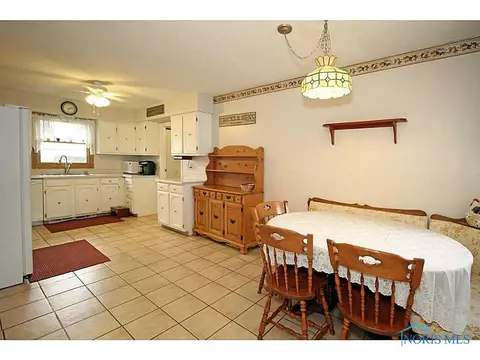 219 E South St, Wayne, OH 43466 photo 6