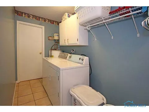 219 E South St, Wayne, OH 43466 photo 17
