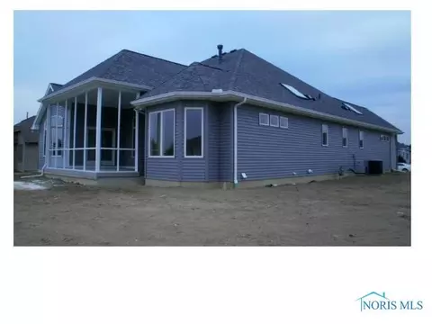 6952 Old Pine Ln, Maumee, OH 43537 photo 2