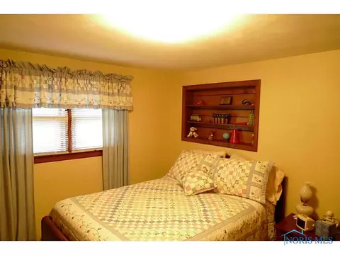 834 N Walnut St, Paulding, OH 45879 photo 9