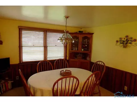834 N Walnut St, Paulding, OH 45879 photo 3
