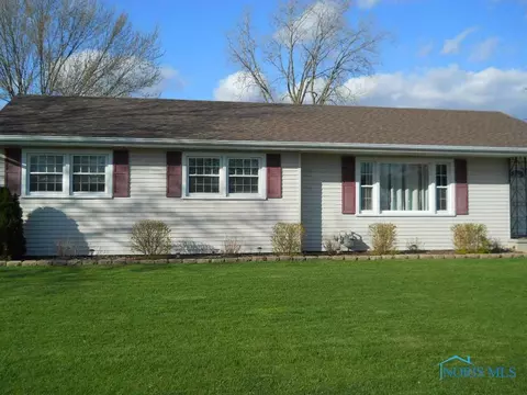 6 Deville Dr, Defiance, OH 43512 photo 2