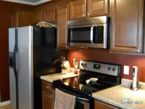 6 Deville Dr, Defiance, OH 43512 photo 4