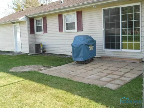 6 Deville Dr, Defiance, OH 43512 photo 3