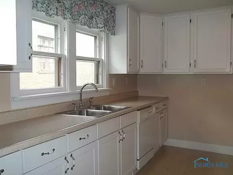 806 S Main, Bryan, OH 43506 photo 2