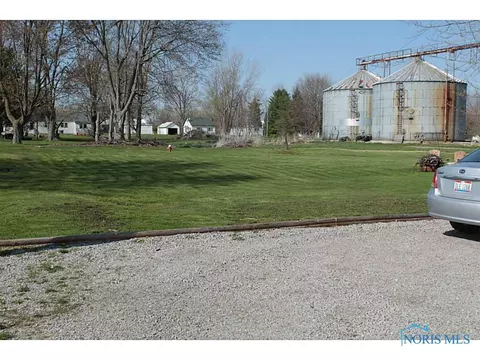 318 E Main St, Wayne, OH 43466 photo 17