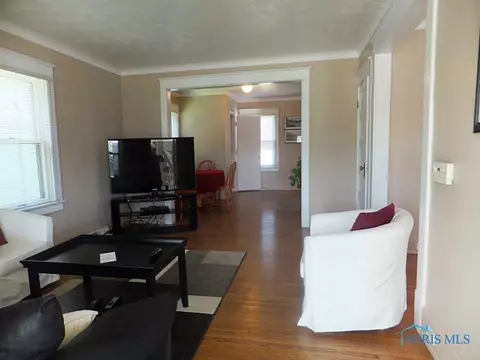 315 E John St, Maumee, OH 43537 photo 3