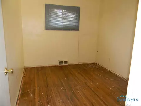 802 Ranch Dr, Toledo, OH 43607 photo 5