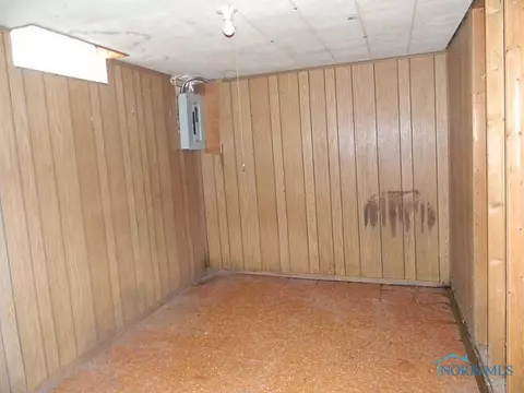 802 Ranch Dr, Toledo, OH 43607 photo 10