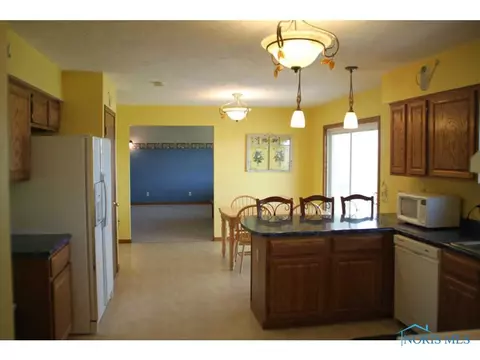 3909 Douglas Rd, Bradner, OH 43406 photo 5