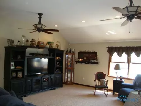 1165 Apache Dr, Wauseon, OH 43567 photo 3