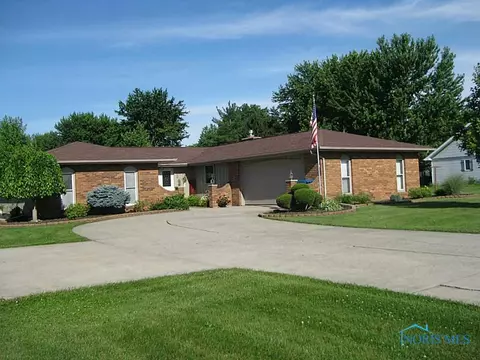 109 Meadow Ln, Bryan, OH 43506 photo 1