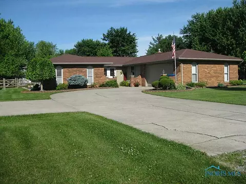 109 Meadow Ln, Bryan, OH 43506 photo 2