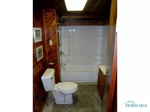5105 Keller Rd, Walbridge, OH 43465 photo 11
