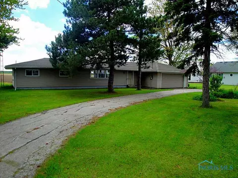 5105 Keller Rd, Walbridge, OH 43465 photo 1