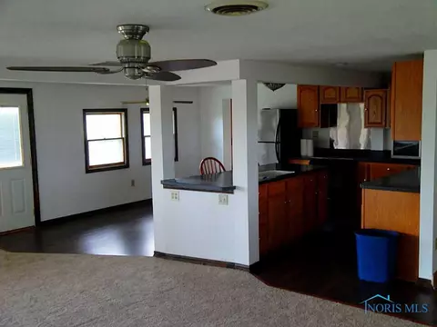 5105 Keller Rd, Walbridge, OH 43465 photo 4
