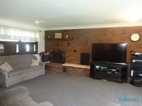 507 S Main St, West Unity, OH 43570 photo 3